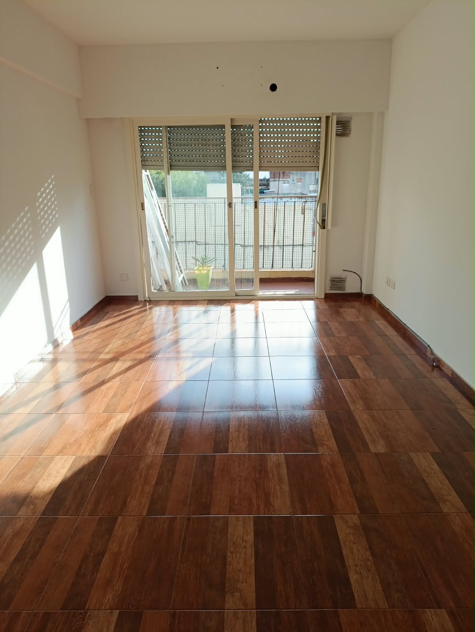 Dos ambientes al contrafrente en Floresta en Benedetti 69 · Floresta