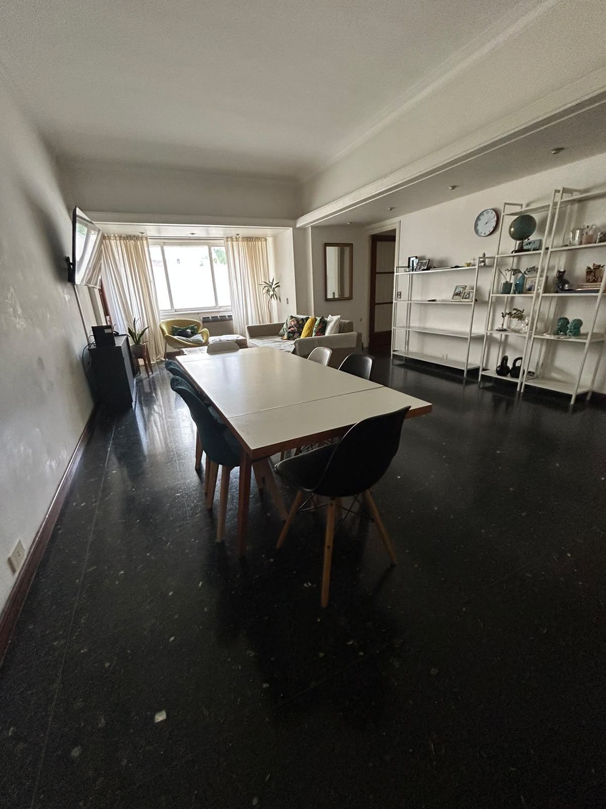 Alquiler de departamento de 4 ambientes y 3 dormitorios en Juramento, foto 2